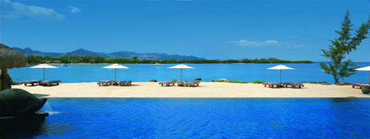 Most hotels have lovely beachside settings for your wedding in Mauritius