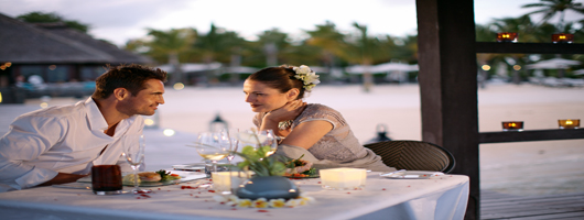 Romantic beach dining for Mauritius weddings